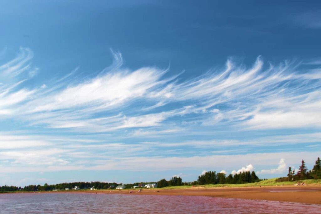 Cirrus heralds a warm front – and rain