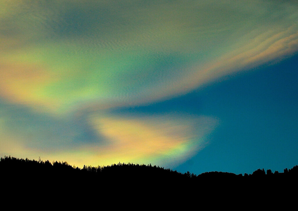 Nacreous clouds