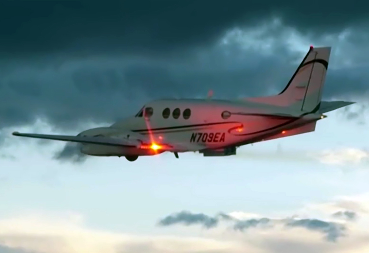 Coud seeding plane
