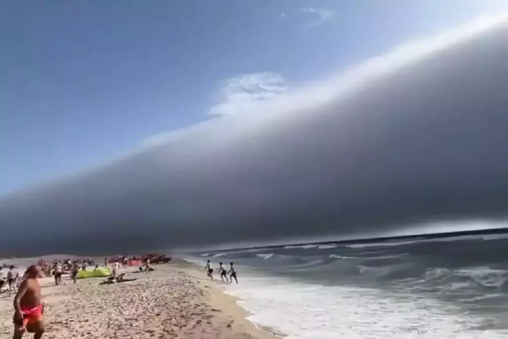 Volutus Clouds - Roll Cloud in Portugal