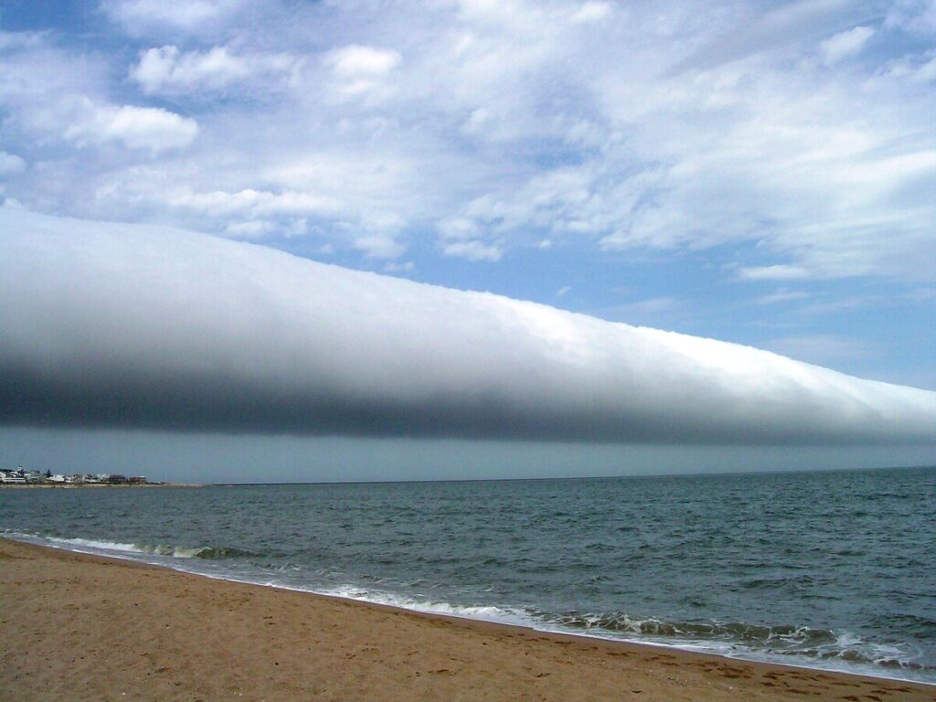 Roll cloud - January 2009 at Las Olas beach in southern Uruguay